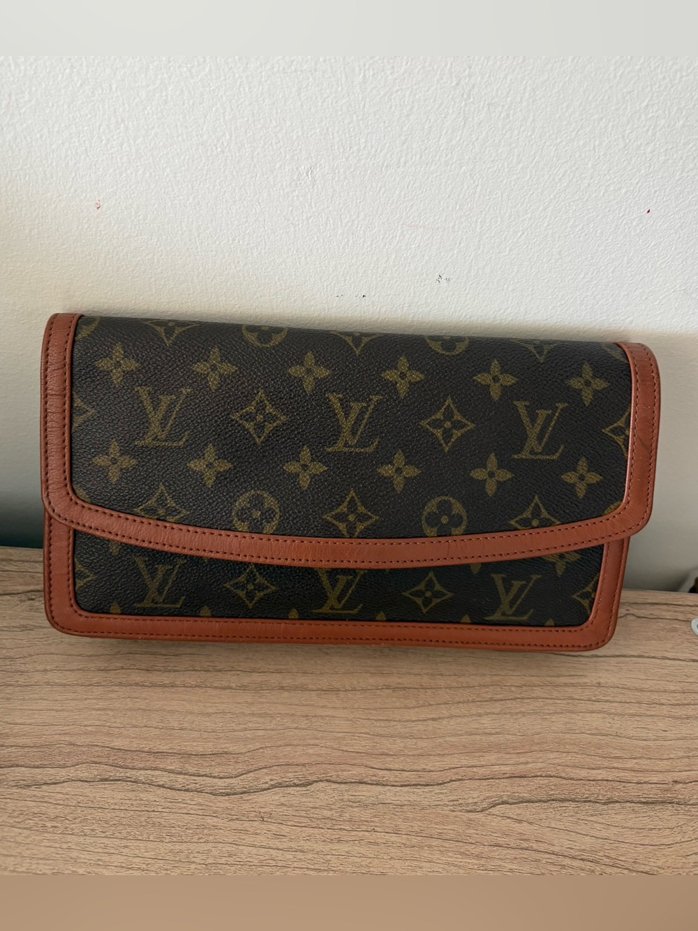 Louis Vuitton vintage Monogram Pochette Dame LV